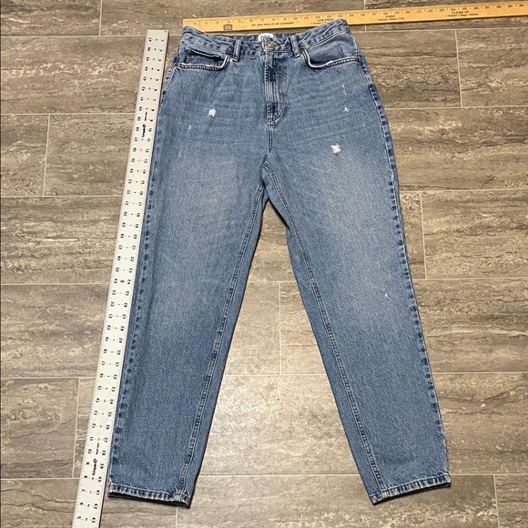 Women's BDG Mom High Rise Jeans Size 29 w 30" Inseam - Picture 5 of 7